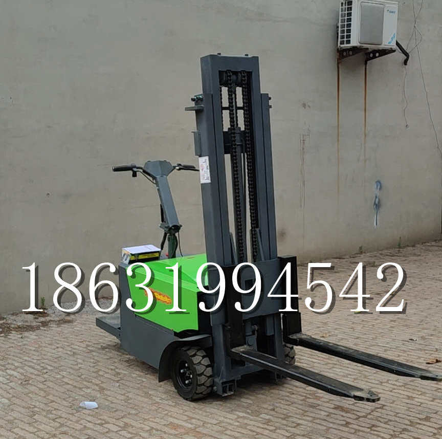 达州市优程全电动叉车插腿式堆高车液压装卸车1.5吨升高小型站驾式铲车